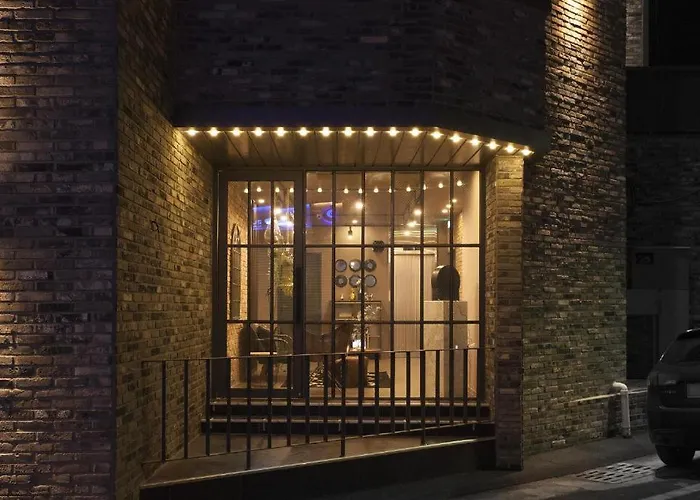 Gray Hotel *