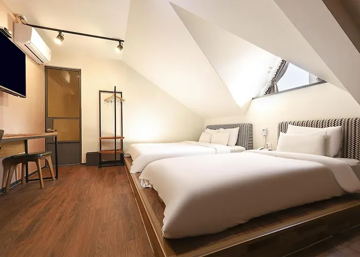 Gray Hotel *